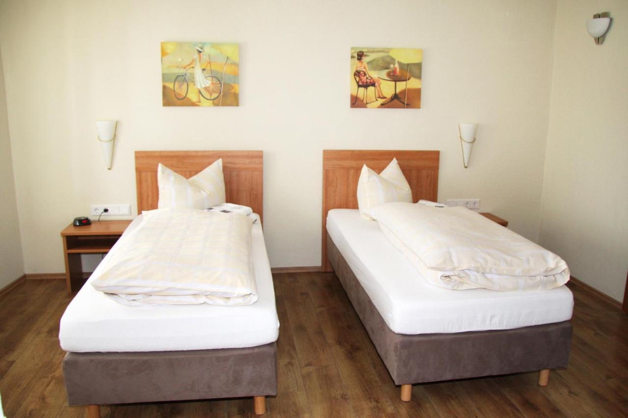 Gaststaette Wicke Hotel Baunatal Bagian luar foto